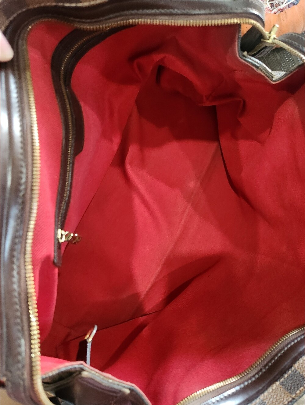 Authentic LV Damier Ebene Chelsea - Picture 12 of 16